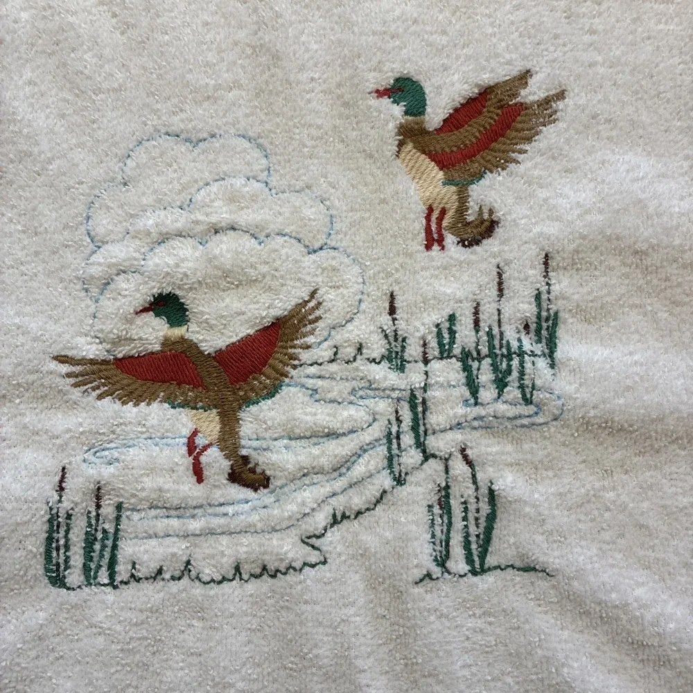 Vtg Fine Fashion Towel Set Bath Hand Washcloth Machine Embroidered Ducks 3 Piece